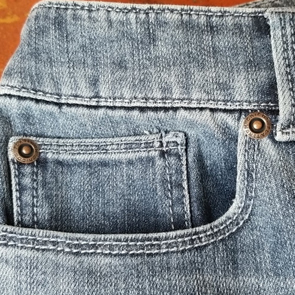 NWT Chico's Winged Pocket Platinum Jeans - Picture 13 of 15